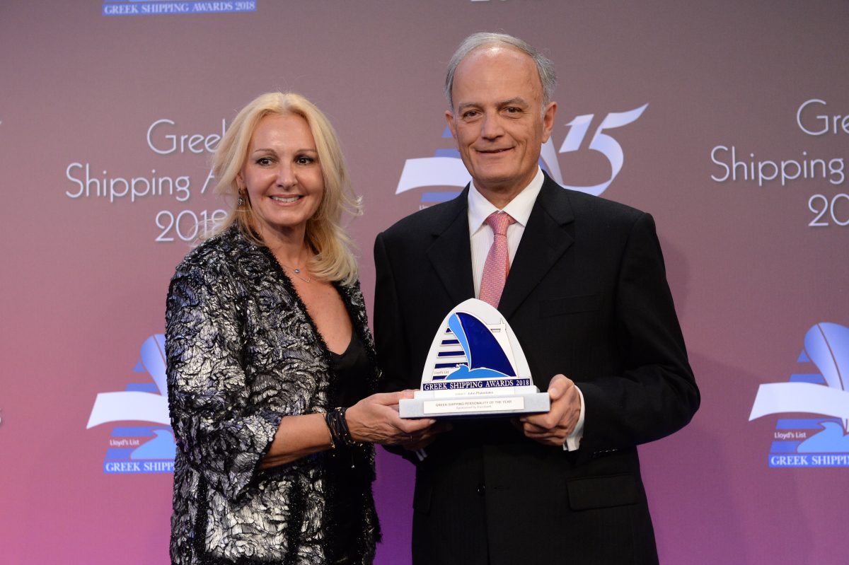 Christina Margelou of sponsor Eurobank presenting the Greek Shipping Personality of the Year Award to John Platsidakis.